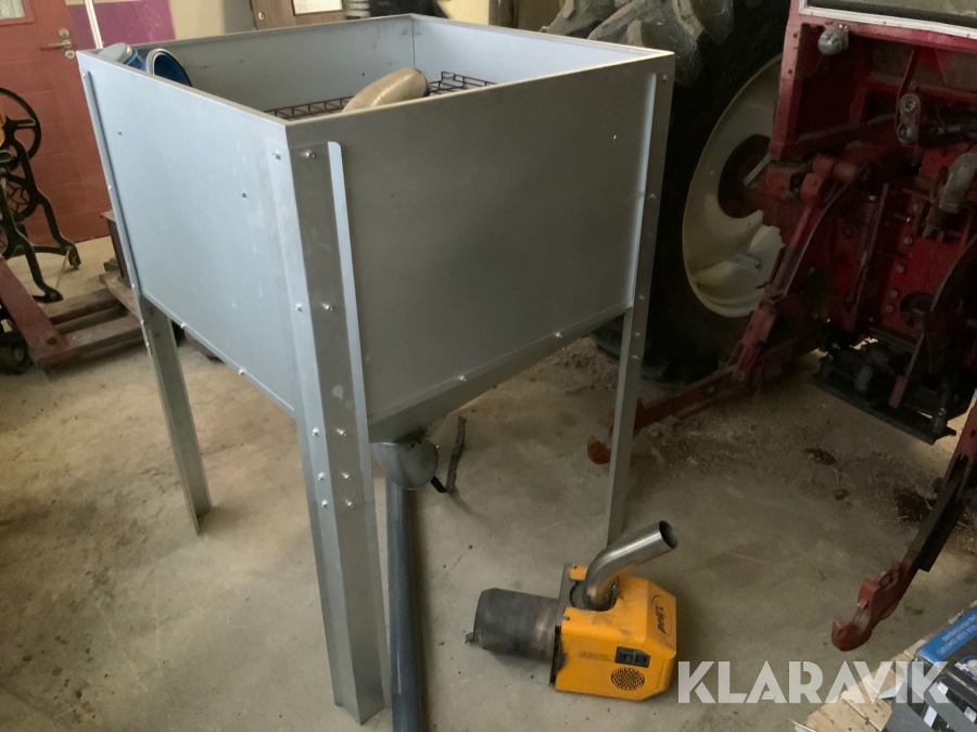 Pelletsbrännare med pelletsmagasin