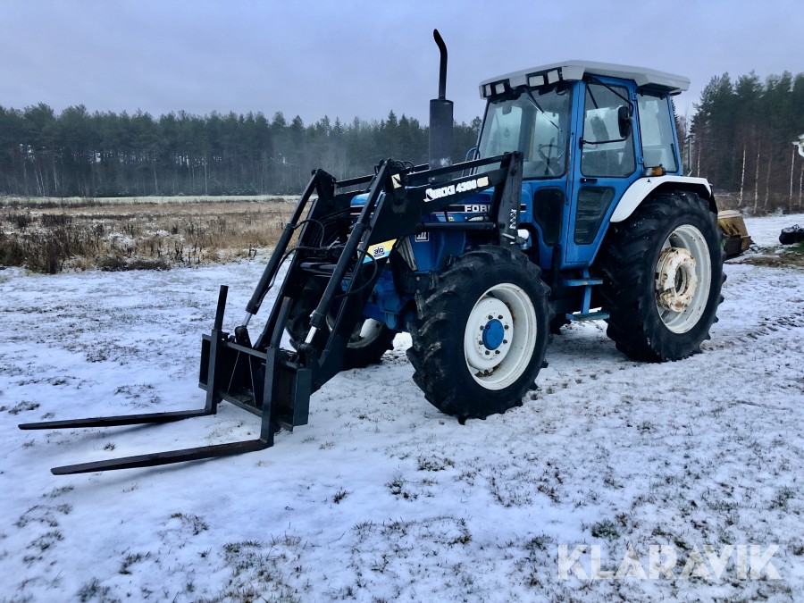 Traktor Ford 7810-3 4WD med frontlastare och redskap