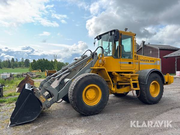 Hjullastare L90 B med grusskopa