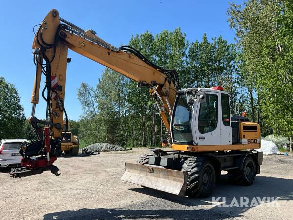 Grävmaskin Liebherr A 900 C med redskap