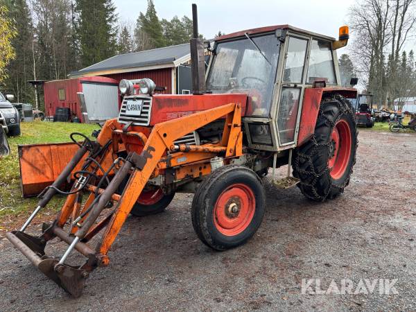 Traktor Zetor 8011 med lastare och snöslunga