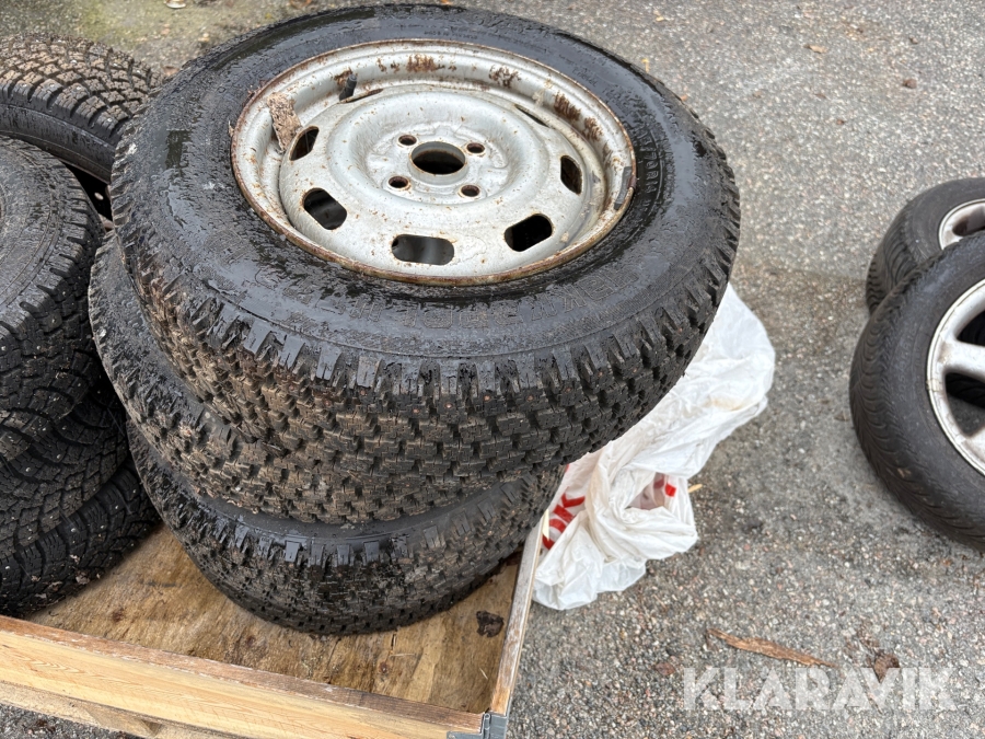 Däck och fälg 185/70R14 Nokian Hakkapeliitta 10 4st
