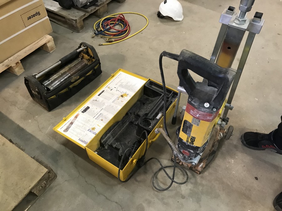 Kärnborrmaskin med stativ