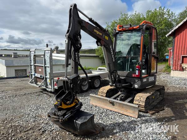 Grävmaskin Volvo ECR25D med släp