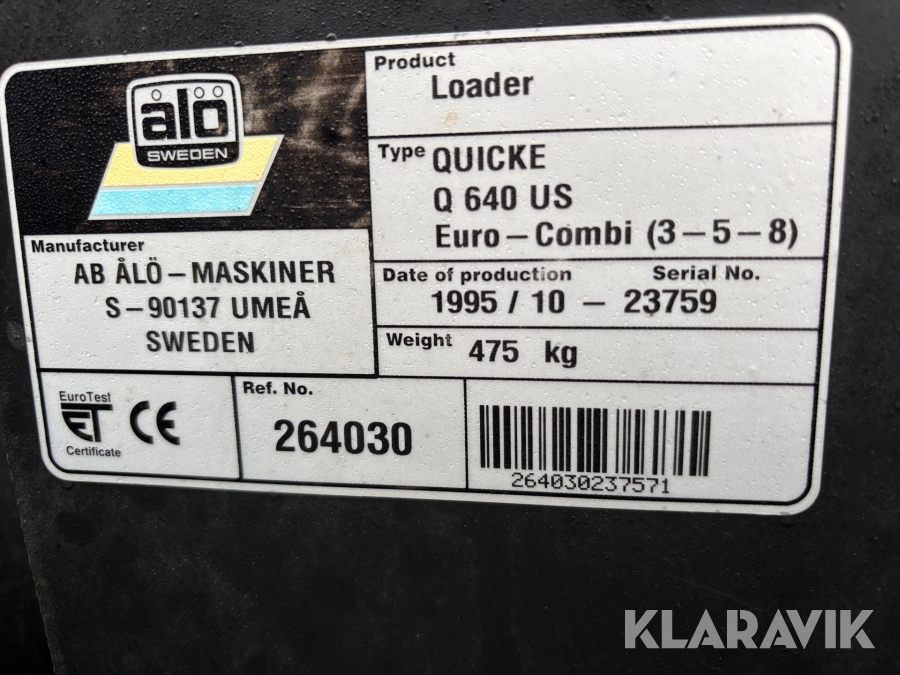 Traktor Massey Ferguson 590 med lastare och redskap