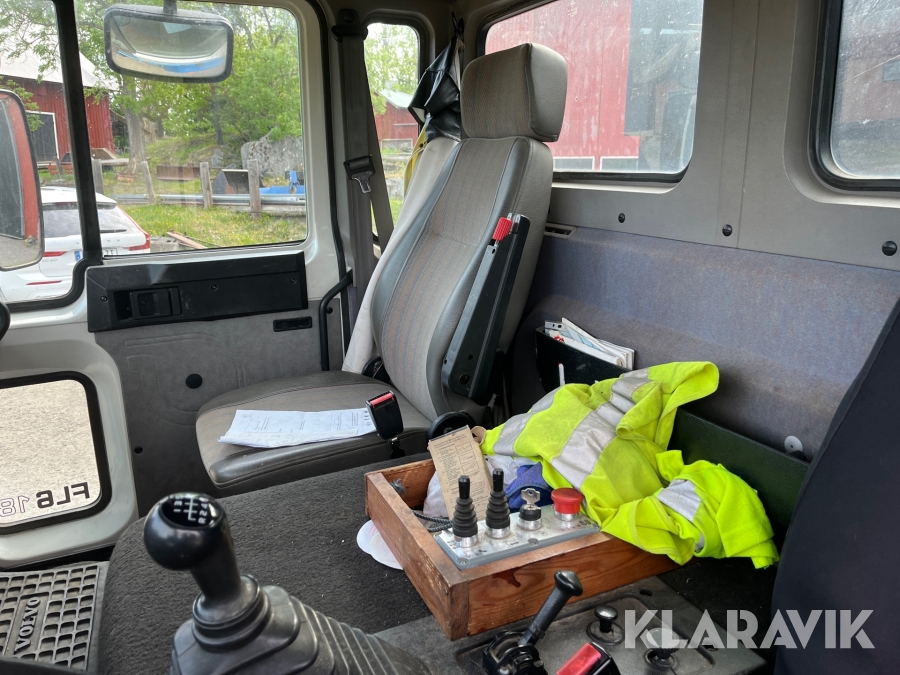 Lastväxlare Volvo FL6 med flak