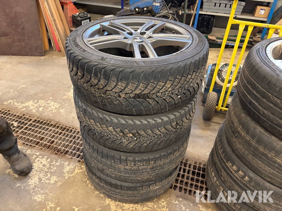 Däck med fälg Kumho 235/45R18 4 st