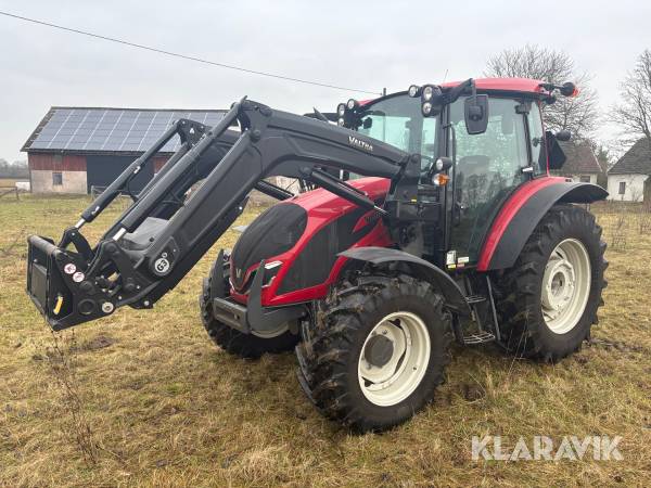 Traktor Valtra A95 HiTech med lastare & balgrip