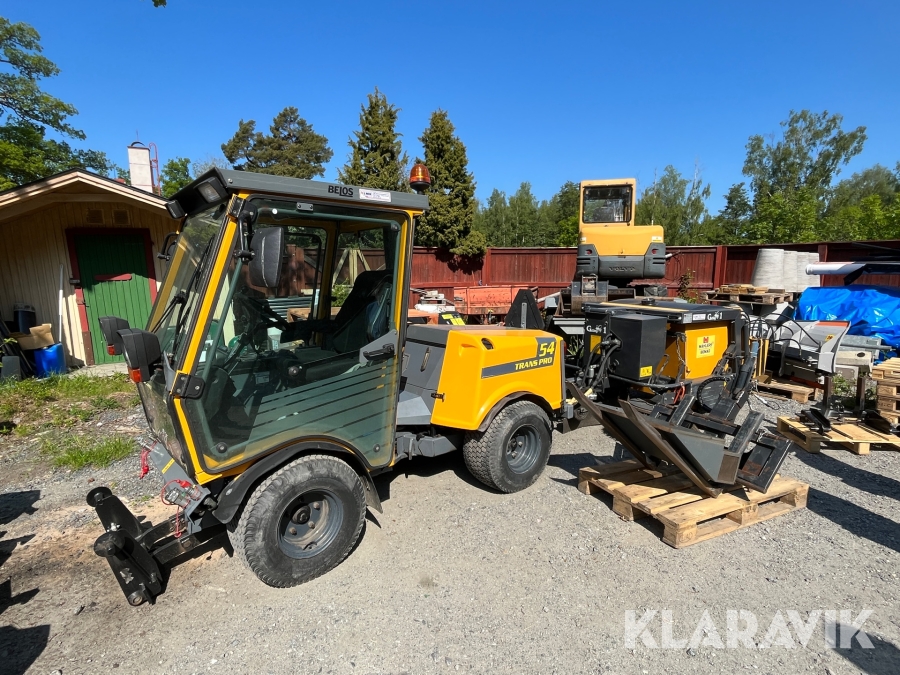 Redskapsbärare Belos Trans PRO 54 med 4 redskap