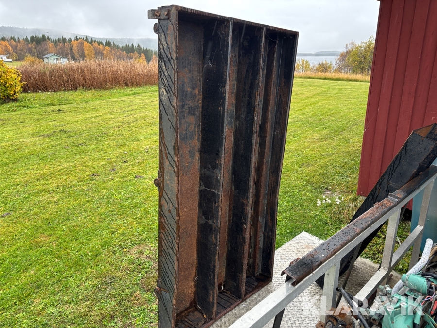 Utrustningslåda till Toyota Hilux X-Cab