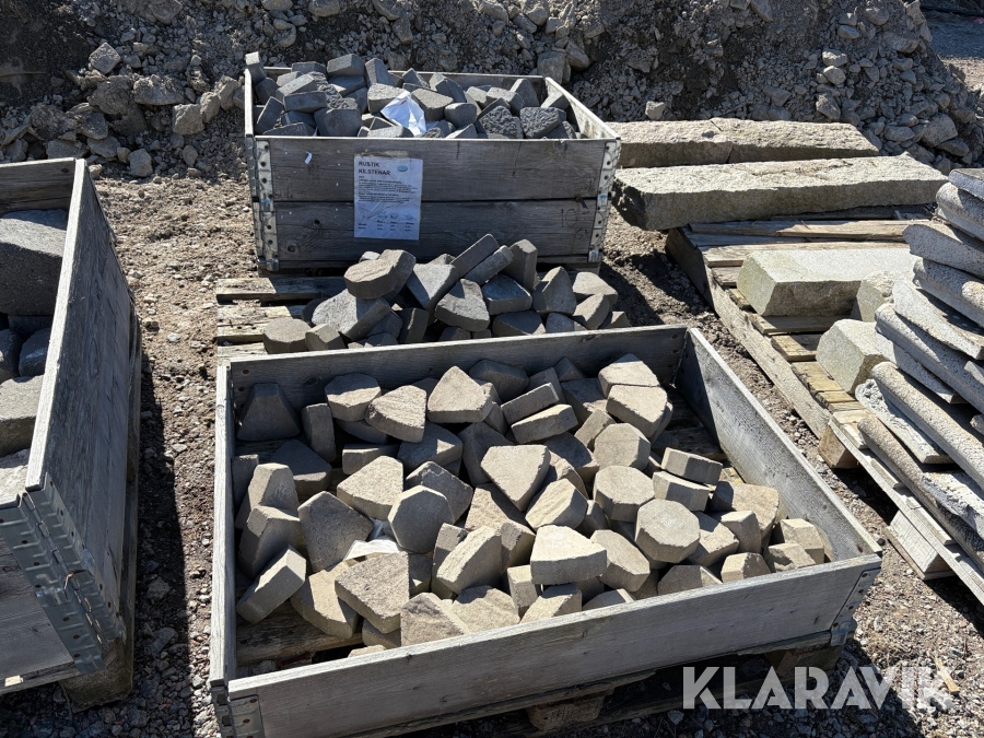 Rustik kilstenar tre pall