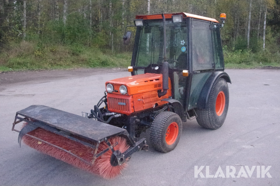 Kompakttraktor Kubota B 8200 HST