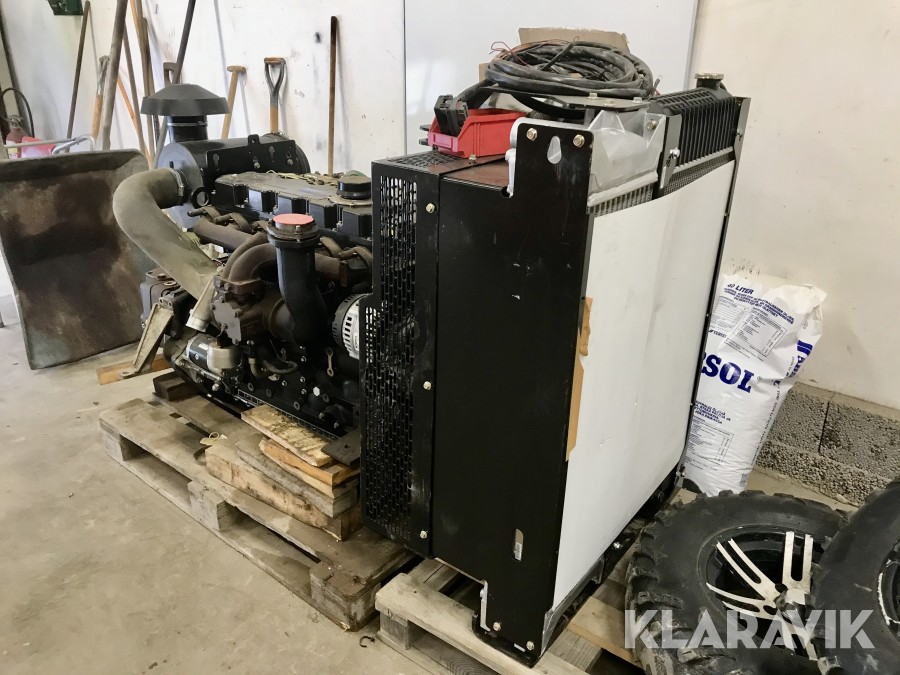 Dieselmotor Perkins 2550/2200 med hydraulpump, oanvänd