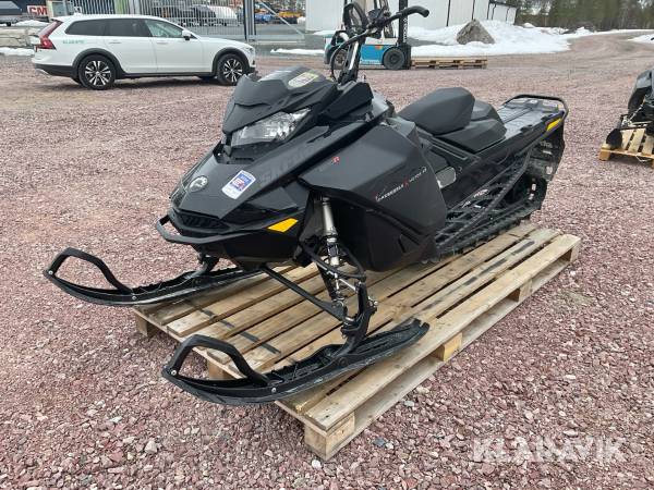 Snöskoter Ski-Doo Summit SP 600R E-TEC