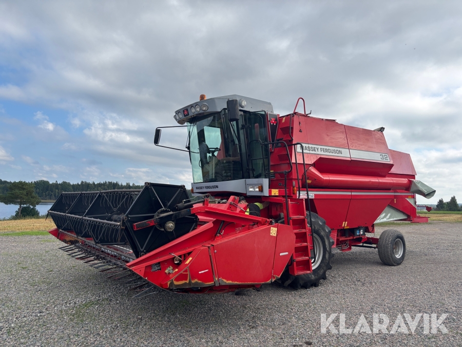 Skördetröska Massey Ferguson 32