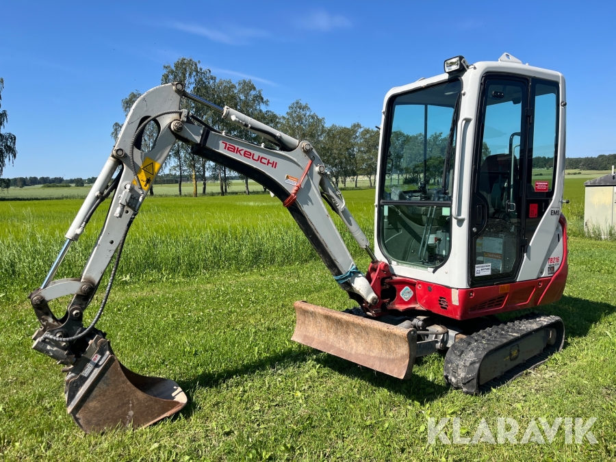 Grävmaskin Takeuchi TB216 med redskap