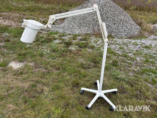 Lampa Luxo på stativ