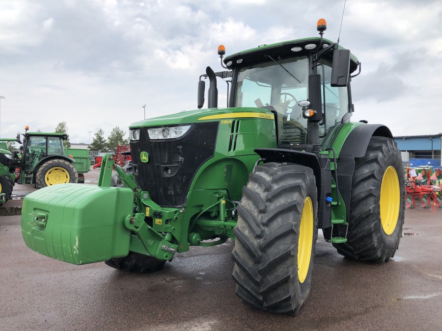 Traktor John Deere 7250R