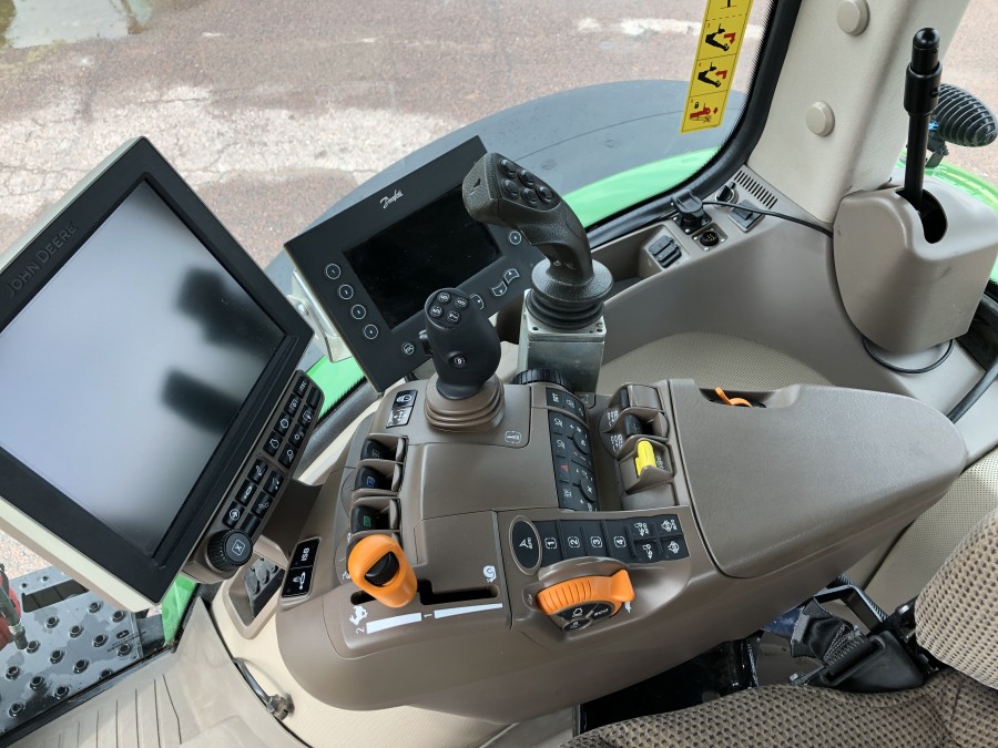 Traktor John Deere 7250R