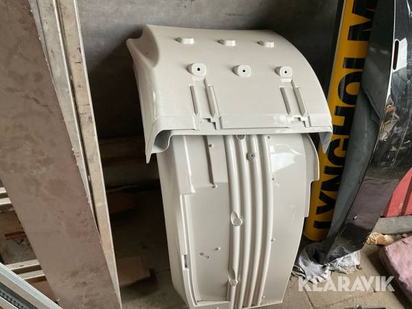 Skärmar Scania Breda modellen till R-serien