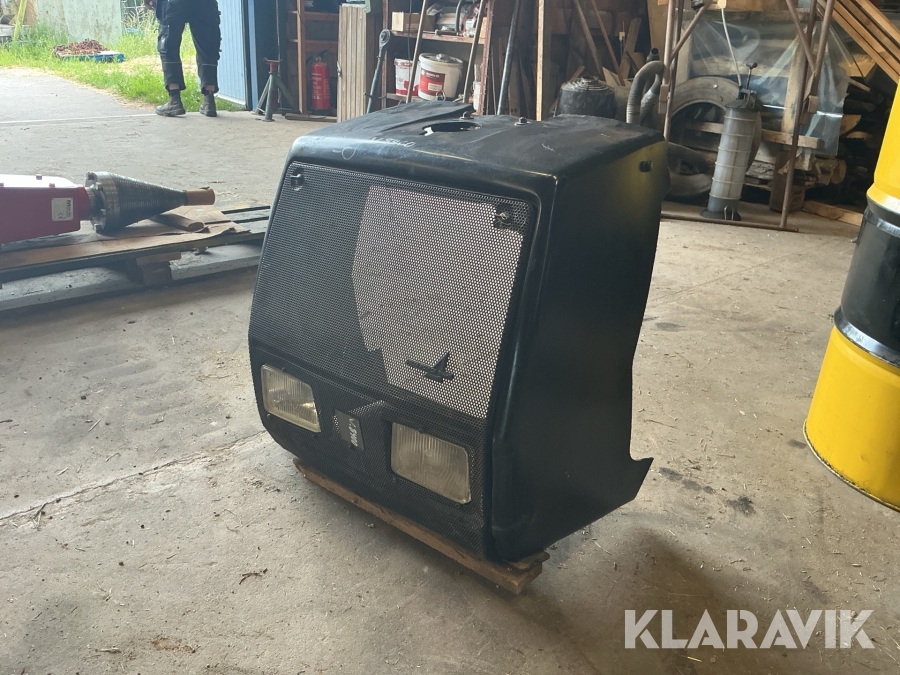 Frontgrill till Valtra 8400