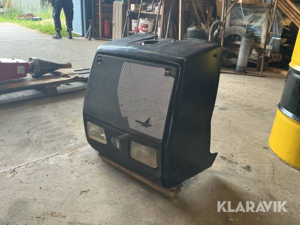 Frontgrill till Valtra 8400