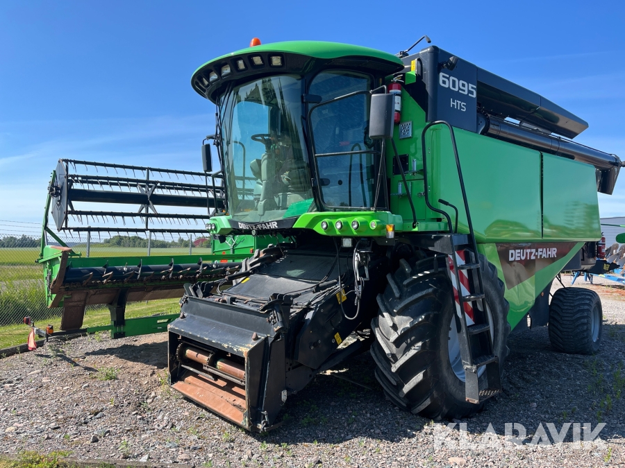 Skördetröska Deutz-Fahr 6228 24 Fot