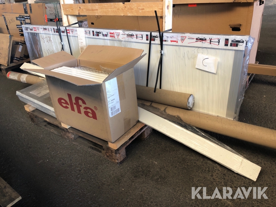 Skjutdörrar till garderob Elfa