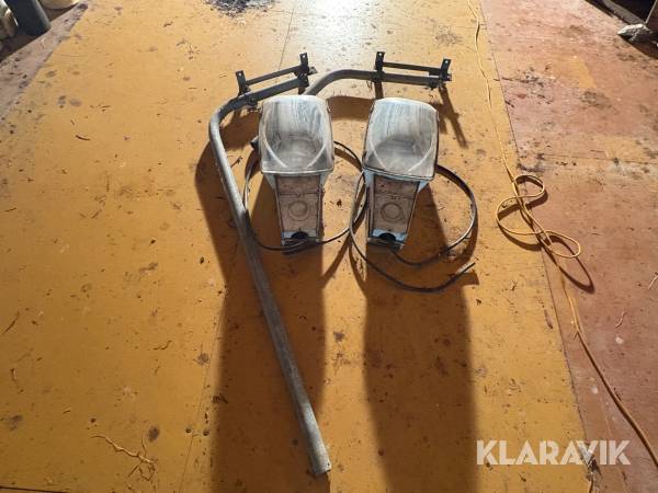 Armaturer med väggfäste