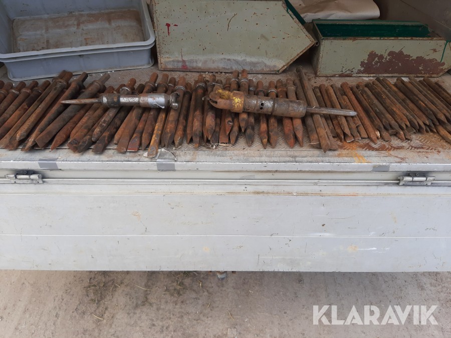 Bilspett och huggmejslar och liten spettmaskin