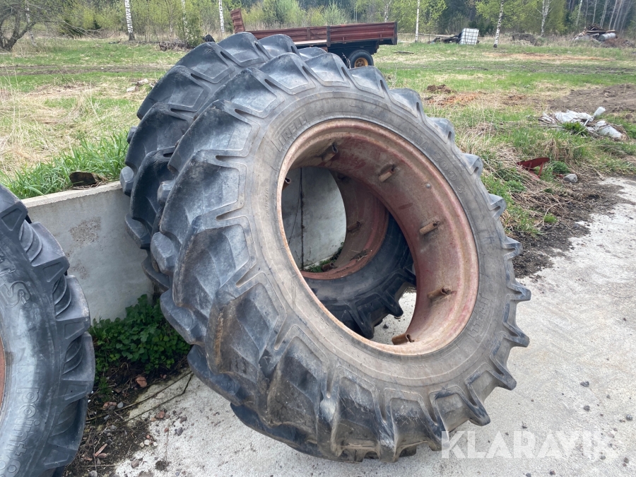 Traktordäck Pirelli TM300 S 18,4 R38 2st CASE IH 1246