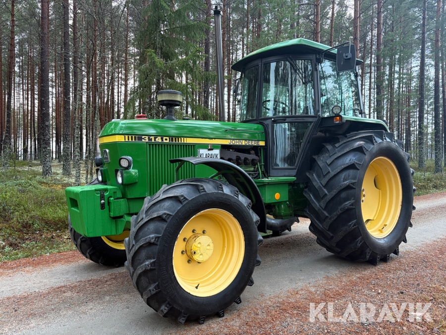 Traktor John Deere 3140 MFWD