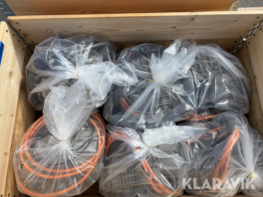 Pall med prototyp drivenheter för elbil/hybridprojekt för elbil. 6st. ca 30kw