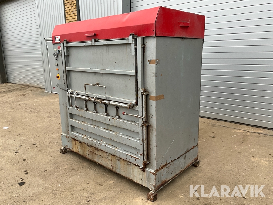 Komprimator Nättraby Vertygs AB BP 120 för wellpapp, plast och ensilageplast