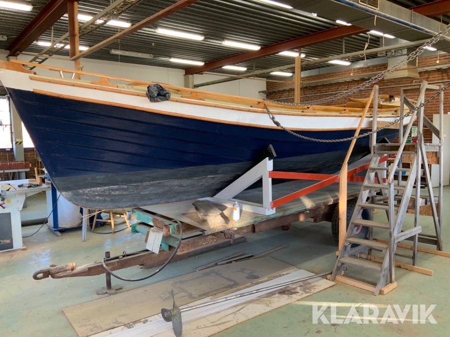 Träbåt med Volvo Penta MD7A inombordare