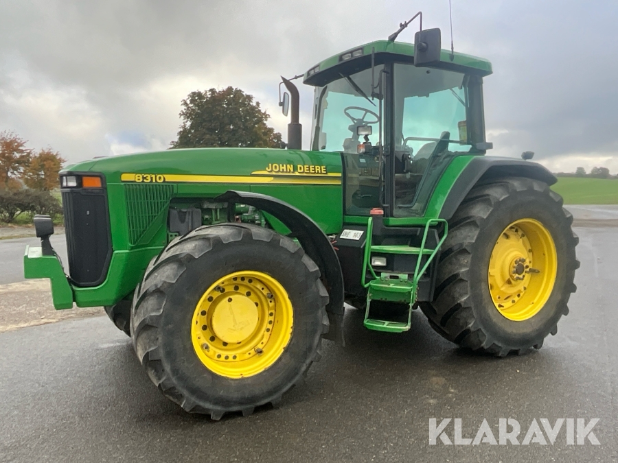 Traktor John Deere 8310