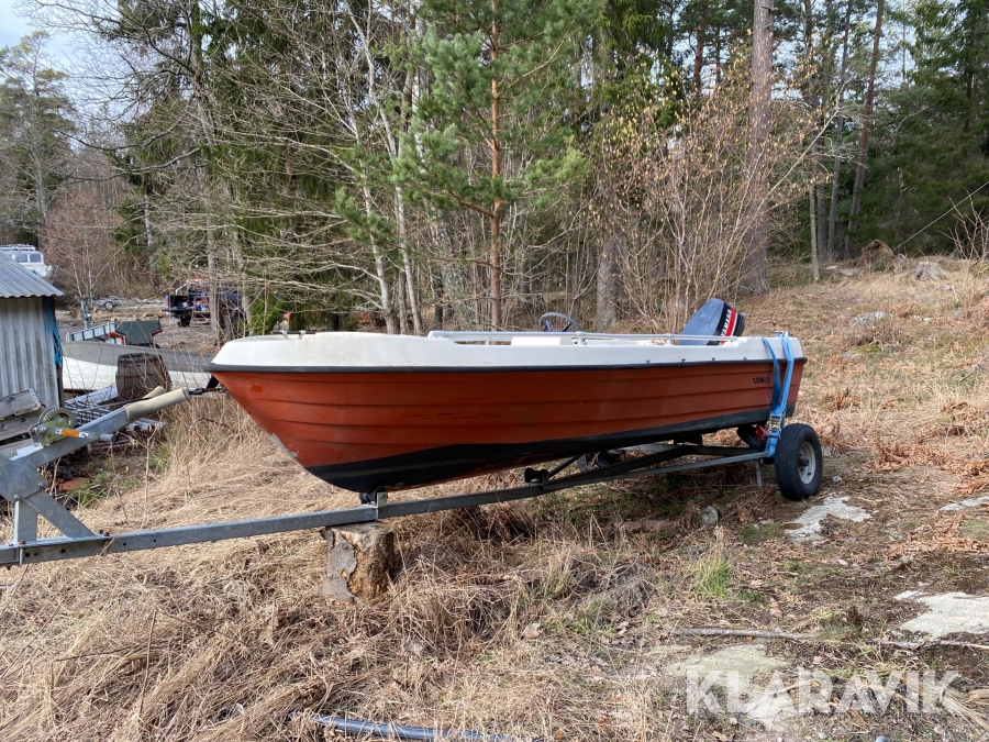 Båt Lohi med båtvagn