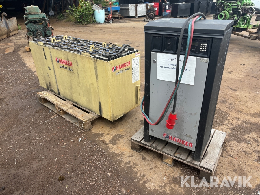 Truckbatteri med laddare Hawker 40C 5PZS775