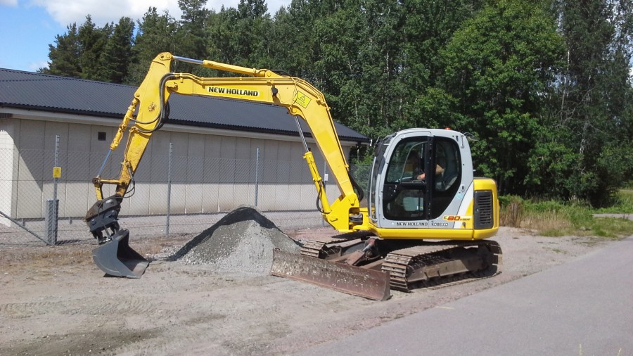 GRÄVMASKIN MED TILLBEHÖR