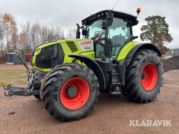 Traktor Claas 870 AXION med frontlyft