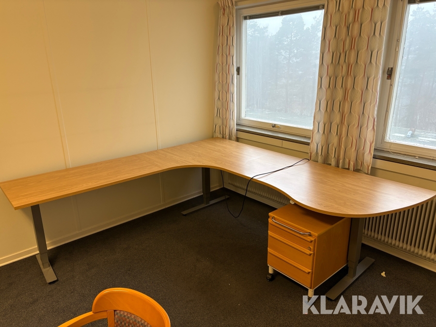Höj- och sänkbart skrivbord