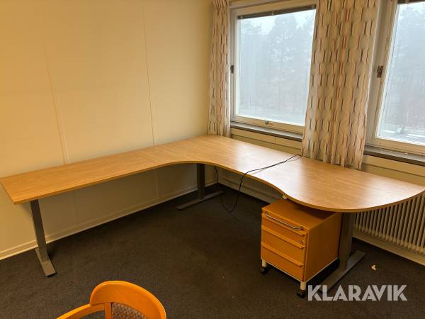 Höj- och sänkbart skrivbord