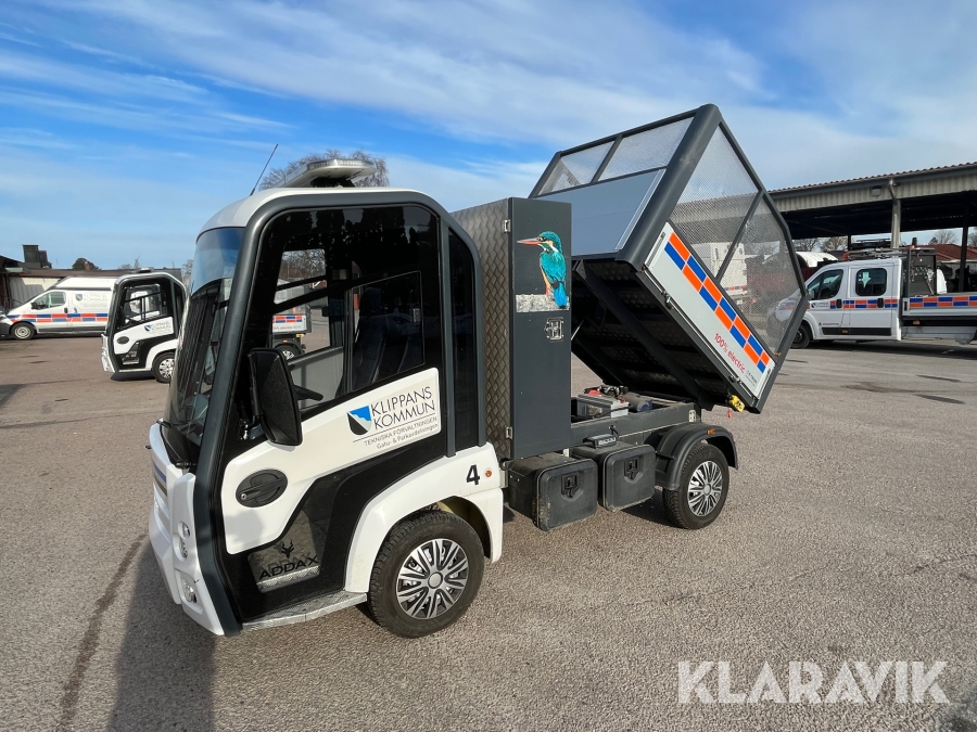 Arbetsfordon Addax MT15 med tippbart flak