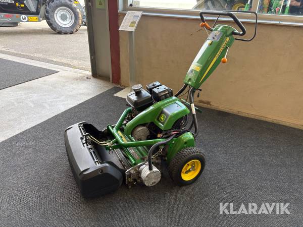 Gräsklippare John Deere 220E singelgreen