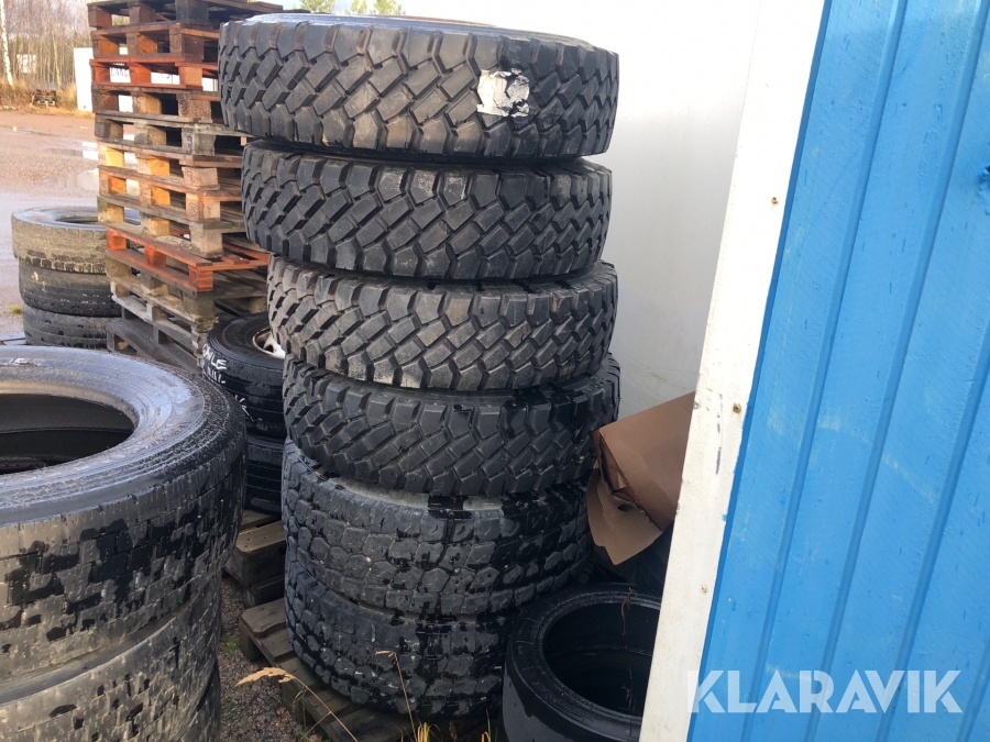 Lastbilsdäck 315/80R22.5 / 385/65R22.5 med fälgar 4 st + 2 st