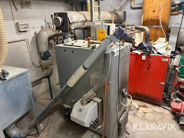 Pelletspanna Ariterm oy Biocomp 40 med vedförråd