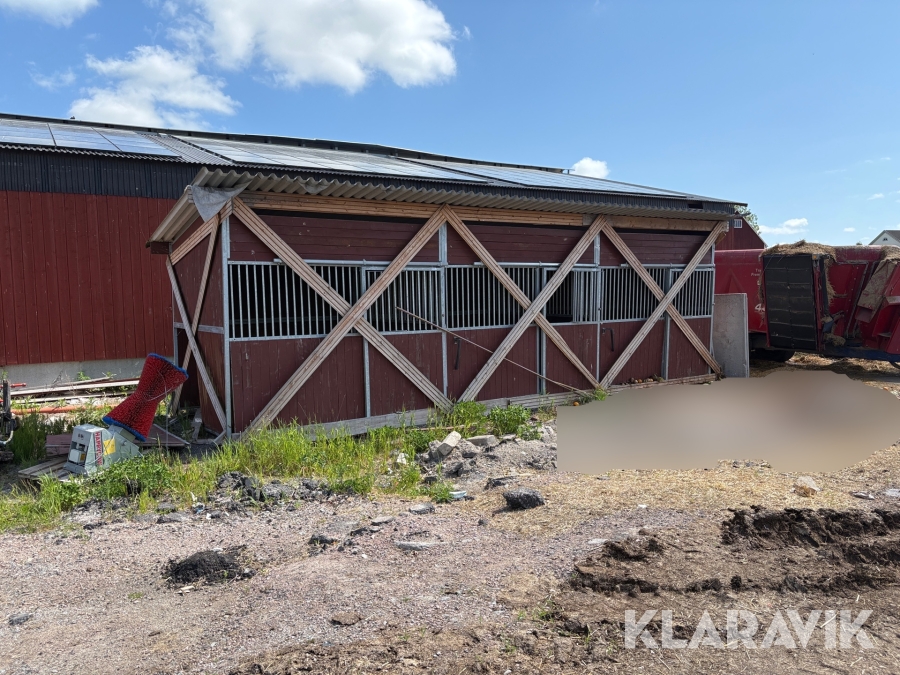 Stall med 3 platser Myrby utestall