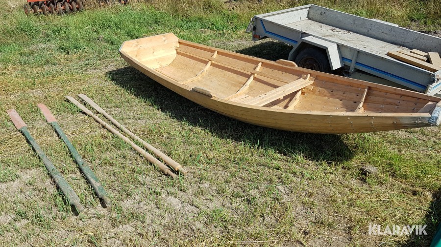 Båt med åror