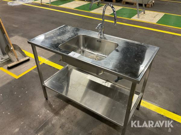 Rostfri diskbänk med blandare