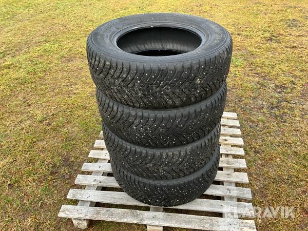 Vinterdäck Hakkapelitta 8 SUV 245/65R17 4st